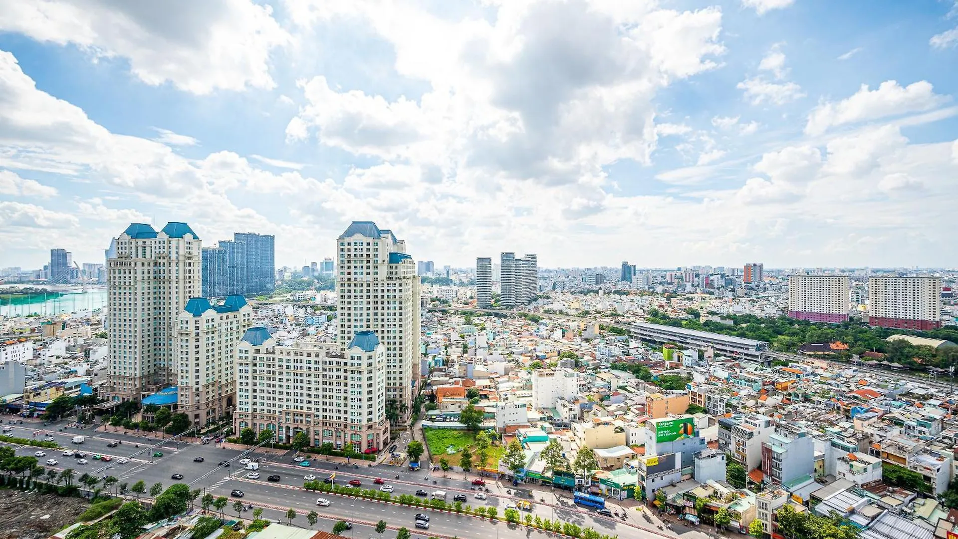 Vinhomes Condotel Luxury Art In Ho Chi Minh City 4*,