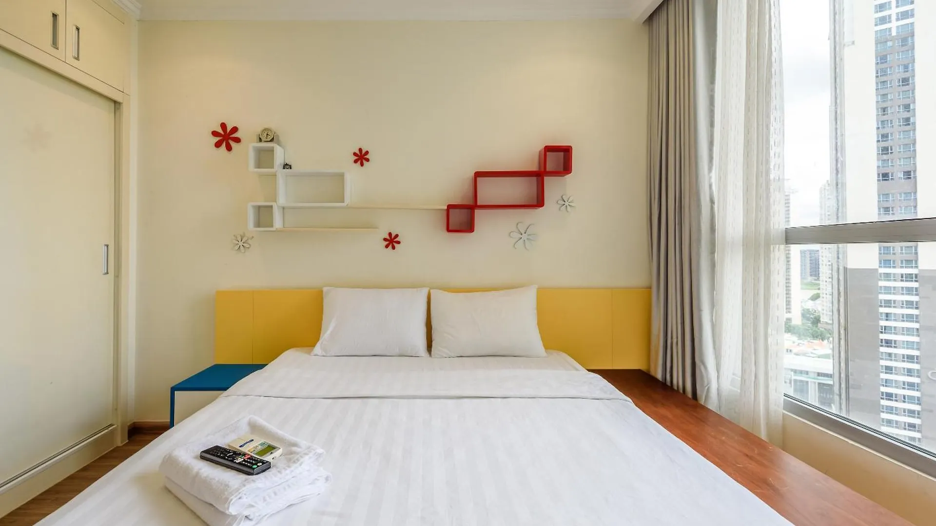 Vinhomes Condotel Luxury Art In Ho Chi Minh City 4*,