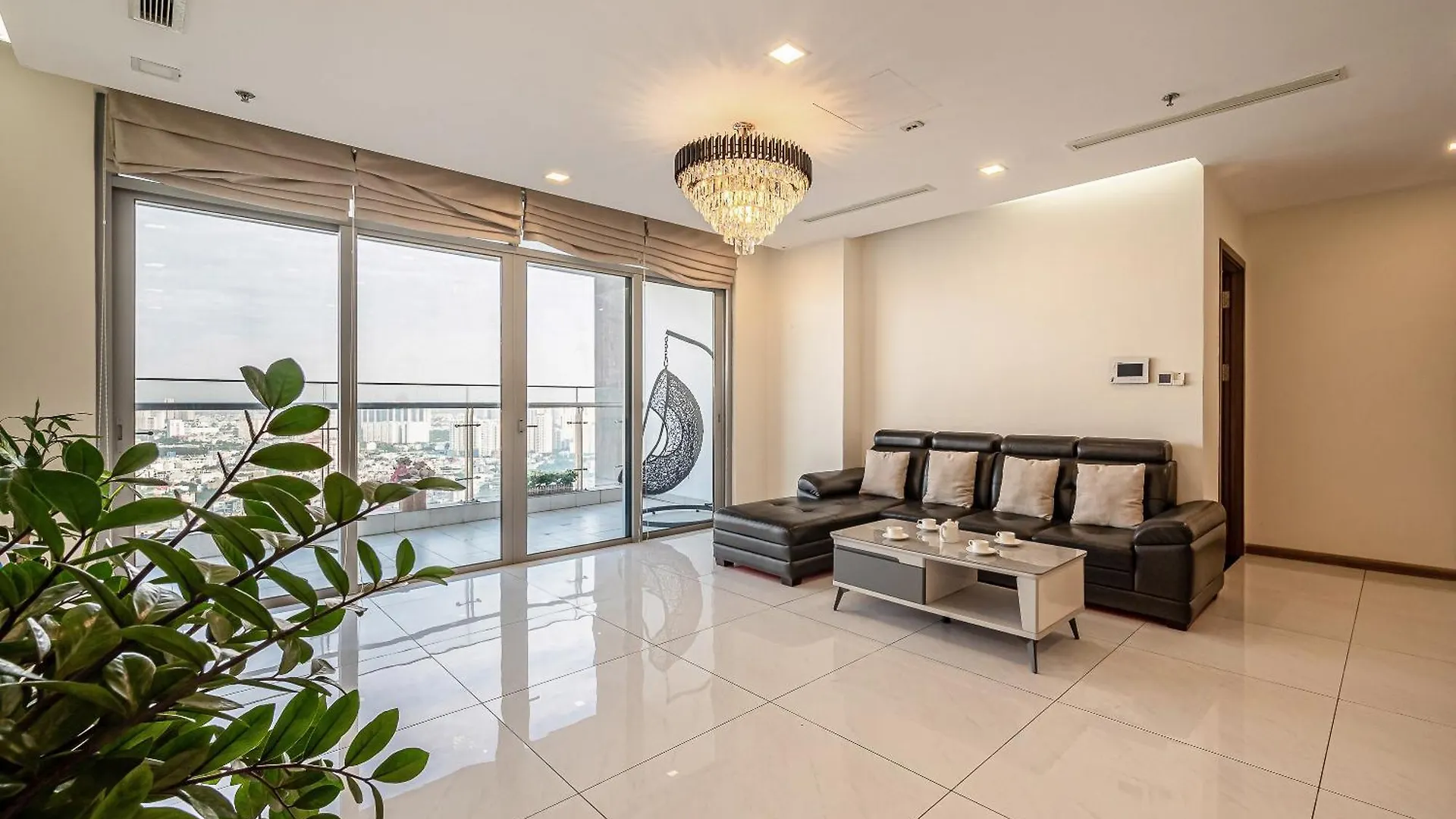 Vinhomes Condotel Luxury Art In Ho Chi Minh City 4*,
