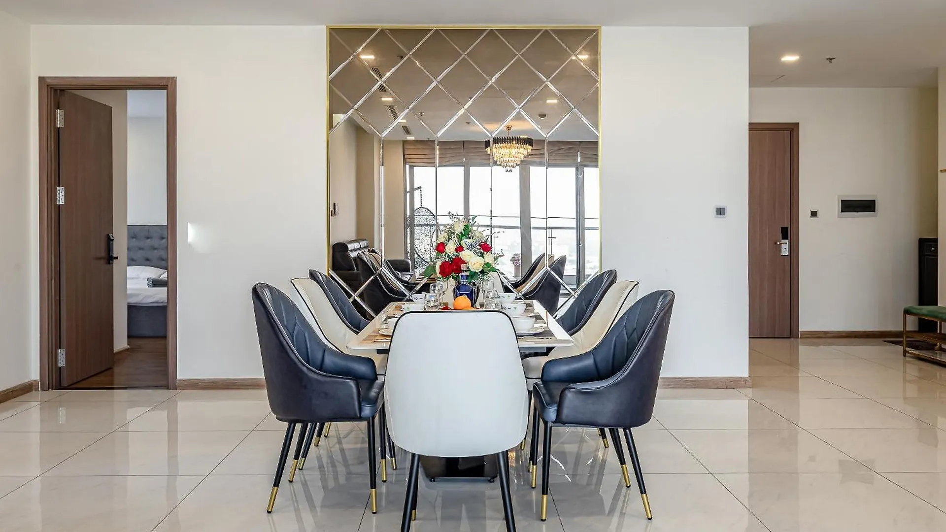 Vinhomes Condotel Luxury Art In Ho Chi Minh City 4*,  Vietnam