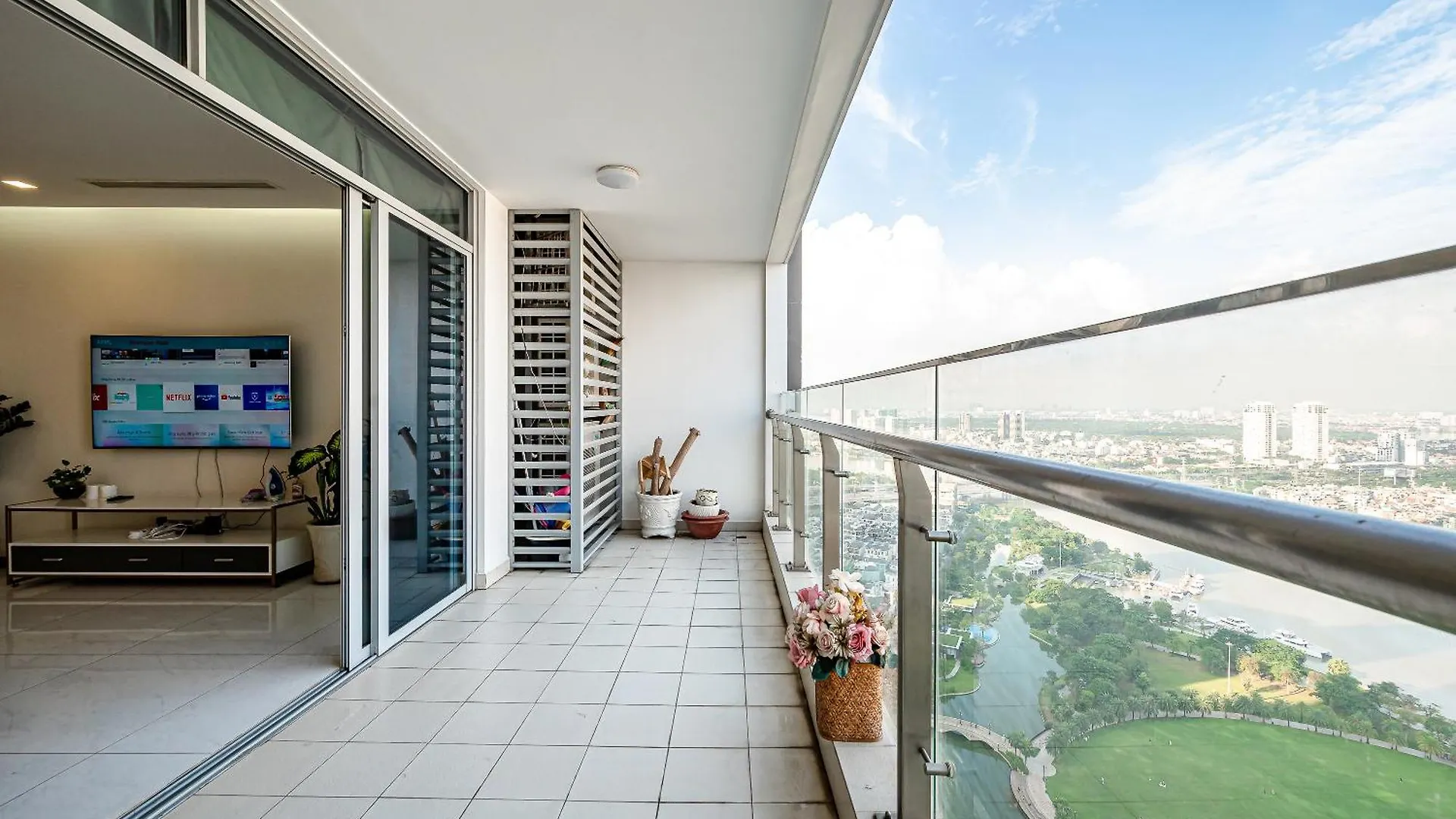 Vinhomes Condotel Luxury Art In Ho Chi Minh City Aparthotel