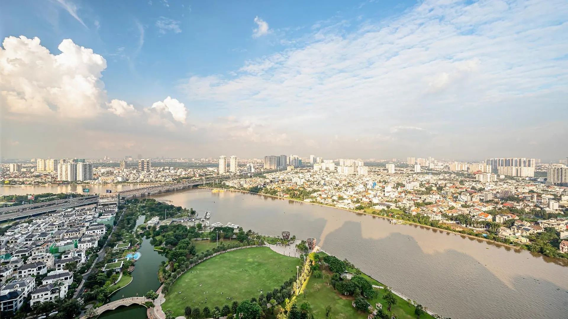 Vinhomes Condotel Luxury Art In Ho Chi Minh City 4*,  Vietnam