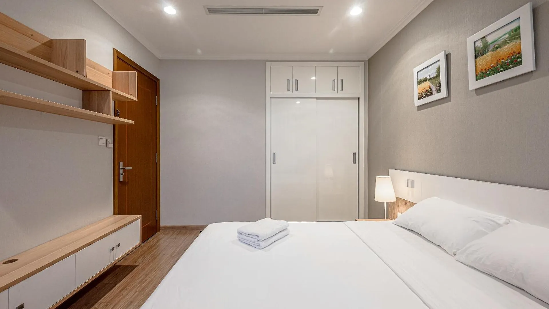 Vinhomes Condotel Luxury Art In Ho Chi Minh City 4*,  Vietnam