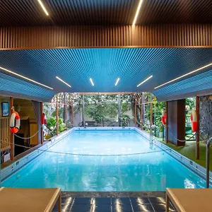 Royal Saigon Отель